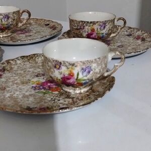 Fred Roberts place set of 4 China tea set scalloped edge floral print delicate